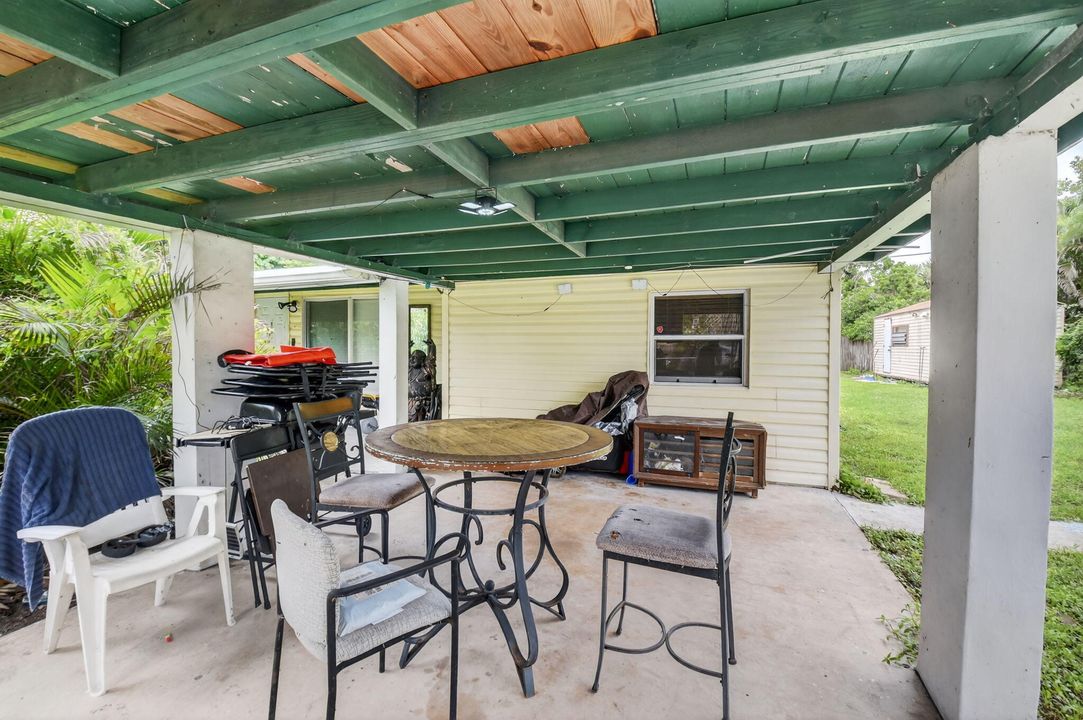 待售: $275,000 (2 贝兹, 2 浴室, 976 平方英尺)