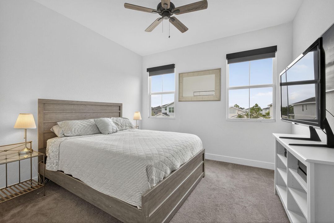 待售: $609,000 (3 贝兹, 2 浴室, 2384 平方英尺)