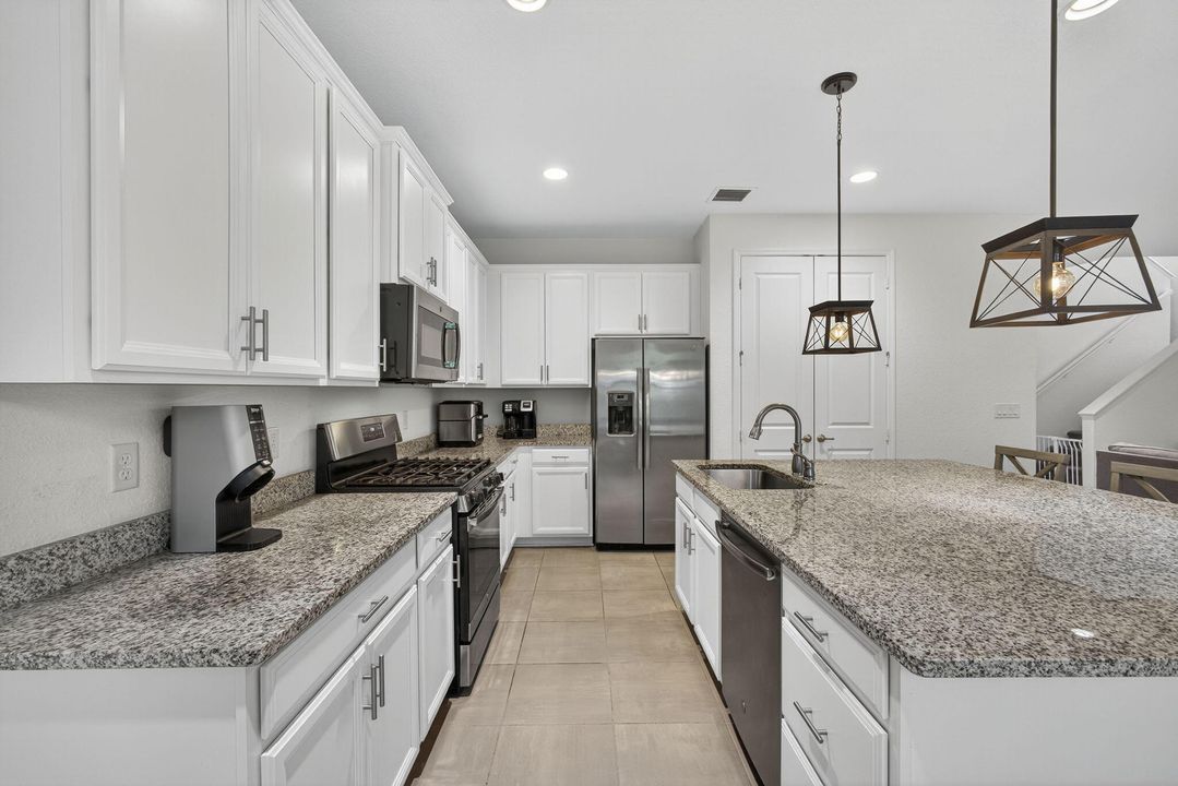 待售: $609,000 (3 贝兹, 2 浴室, 2384 平方英尺)