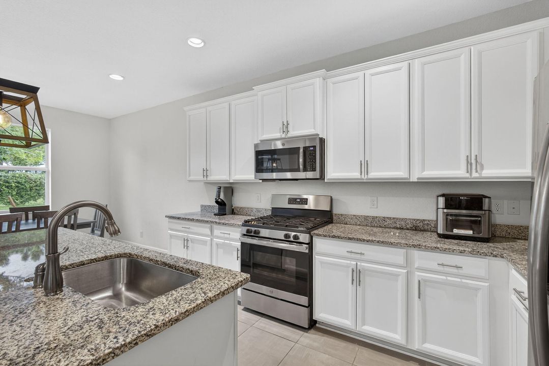 待售: $609,000 (3 贝兹, 2 浴室, 2384 平方英尺)