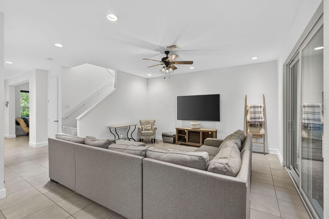 待售: $609,000 (3 贝兹, 2 浴室, 2384 平方英尺)