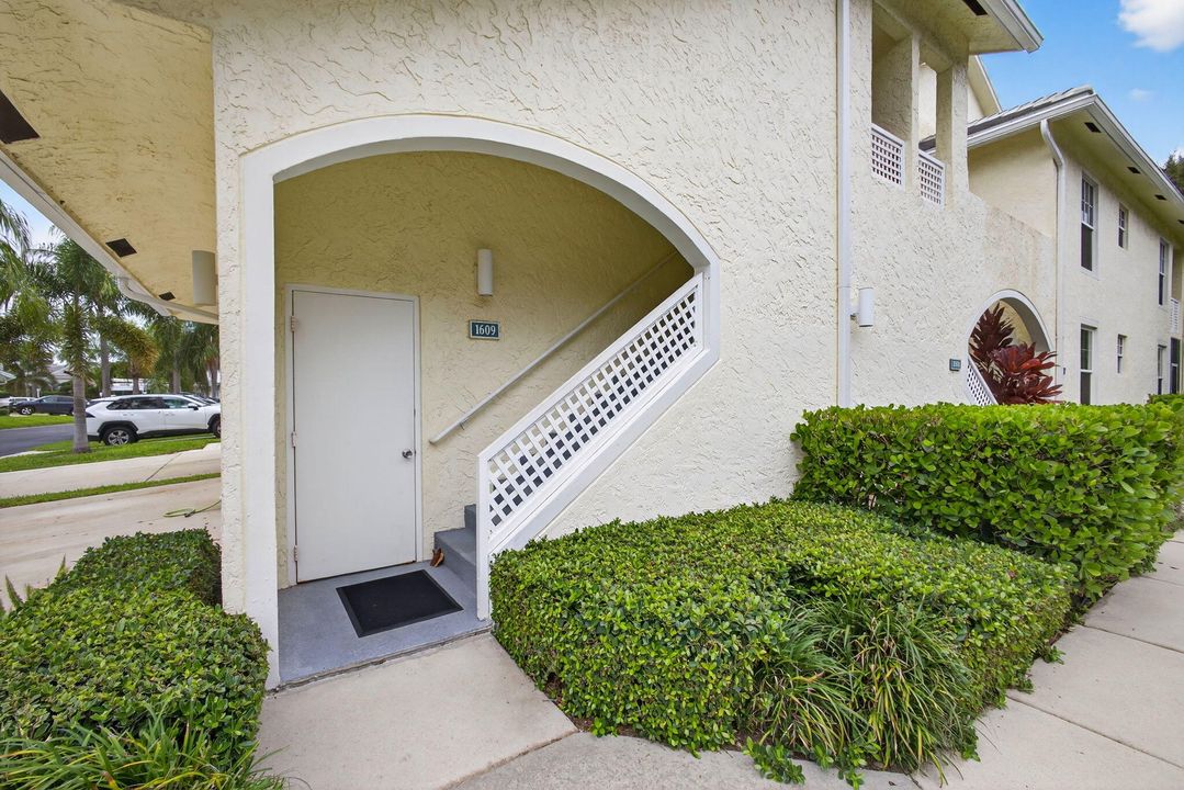 Active With Contract: $7,000 (2 beds, 2 baths, 1263 Square Feet)