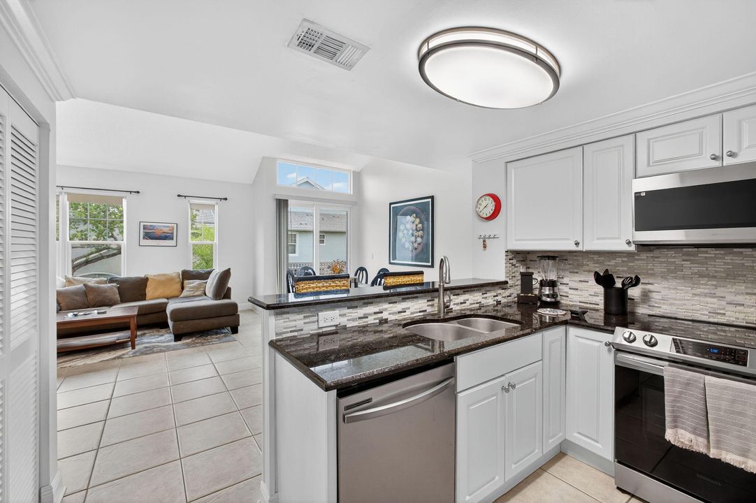 Active With Contract: $7,000 (2 beds, 2 baths, 1263 Square Feet)