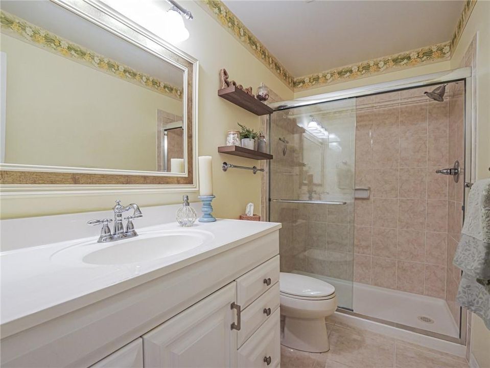 合同活跃: $167,900 (2 贝兹, 2 浴室, 1251 平方英尺)