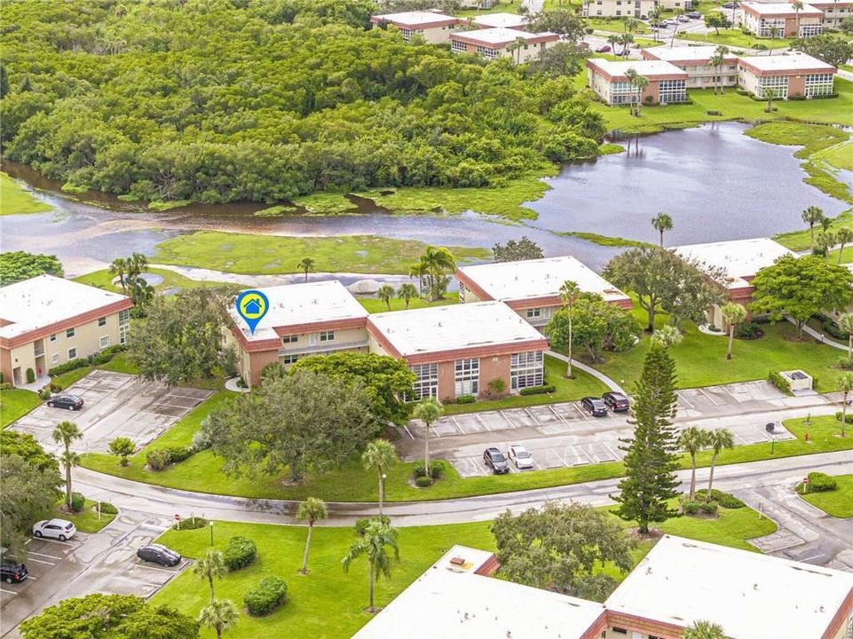 合同活跃: $167,900 (2 贝兹, 2 浴室, 1251 平方英尺)