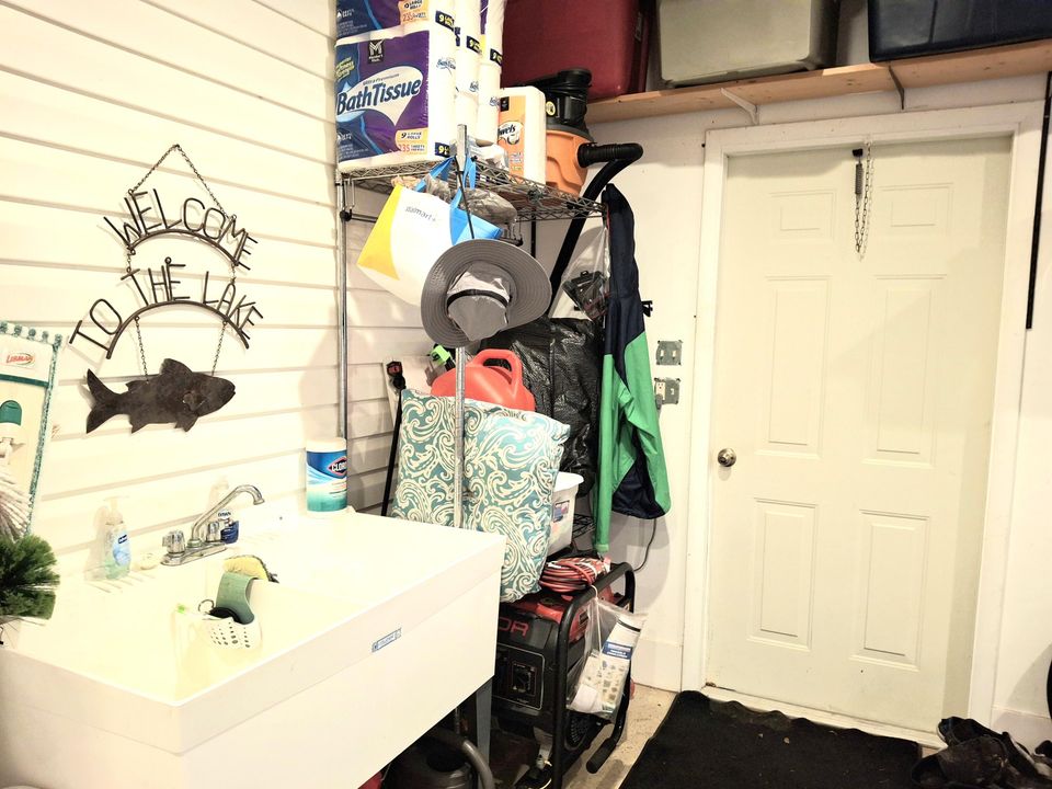 合同活跃: $199,900 (2 贝兹, 2 浴室, 1200 平方英尺)