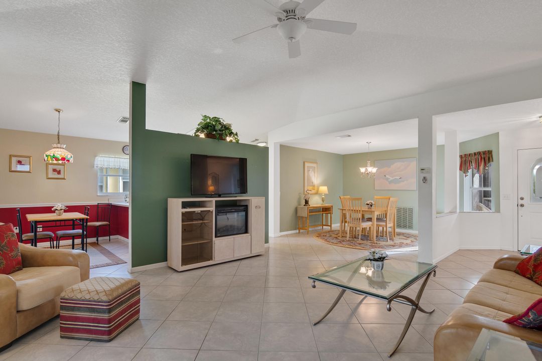 待售: $225,000 (3 贝兹, 2 浴室, 1819 平方英尺)