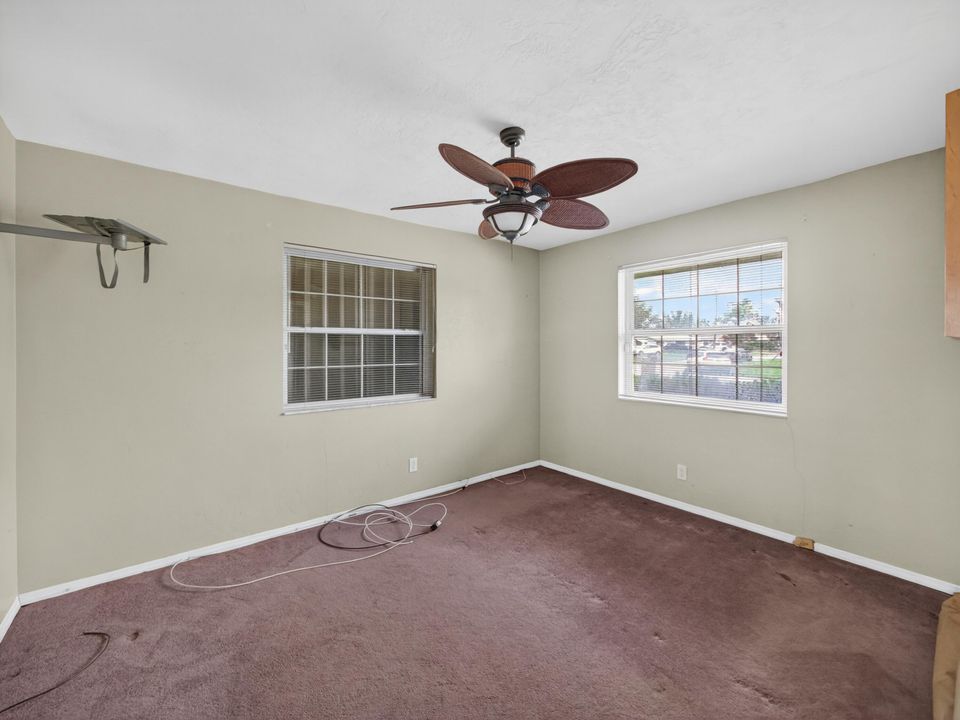 Activo con contrato: $995,599 (3 camas, 2 baños, 2292 Pies cuadrados)