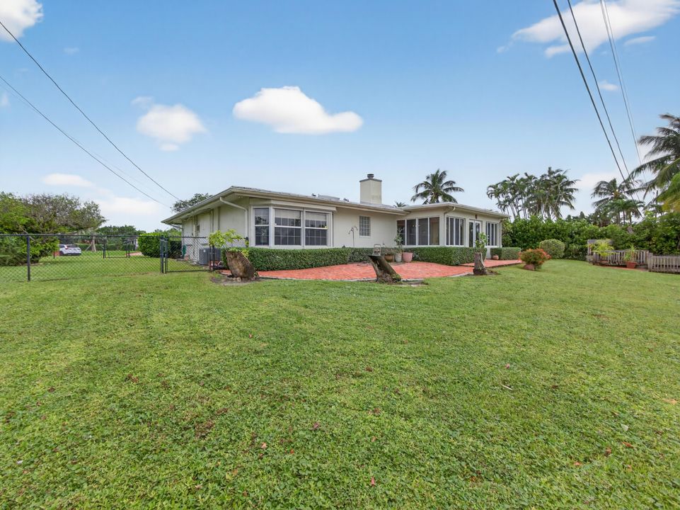 Activo con contrato: $995,599 (3 camas, 2 baños, 2292 Pies cuadrados)