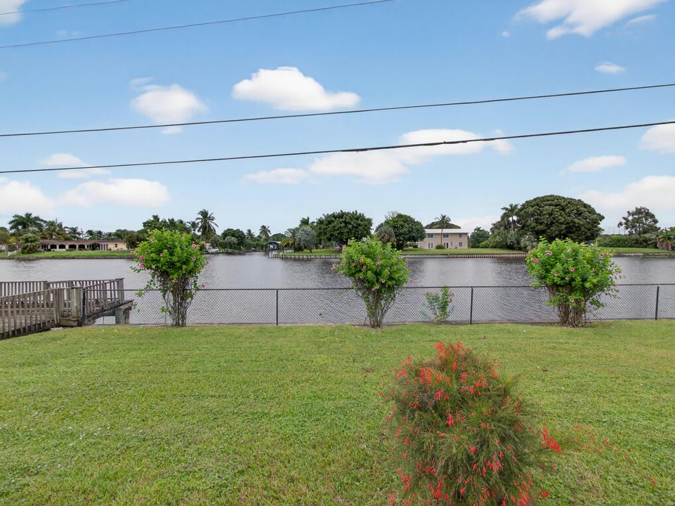 Activo con contrato: $995,599 (3 camas, 2 baños, 2292 Pies cuadrados)