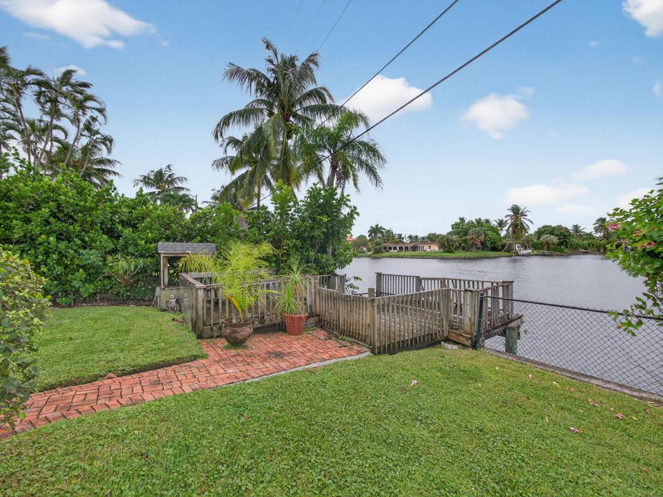 Activo con contrato: $995,599 (3 camas, 2 baños, 2292 Pies cuadrados)