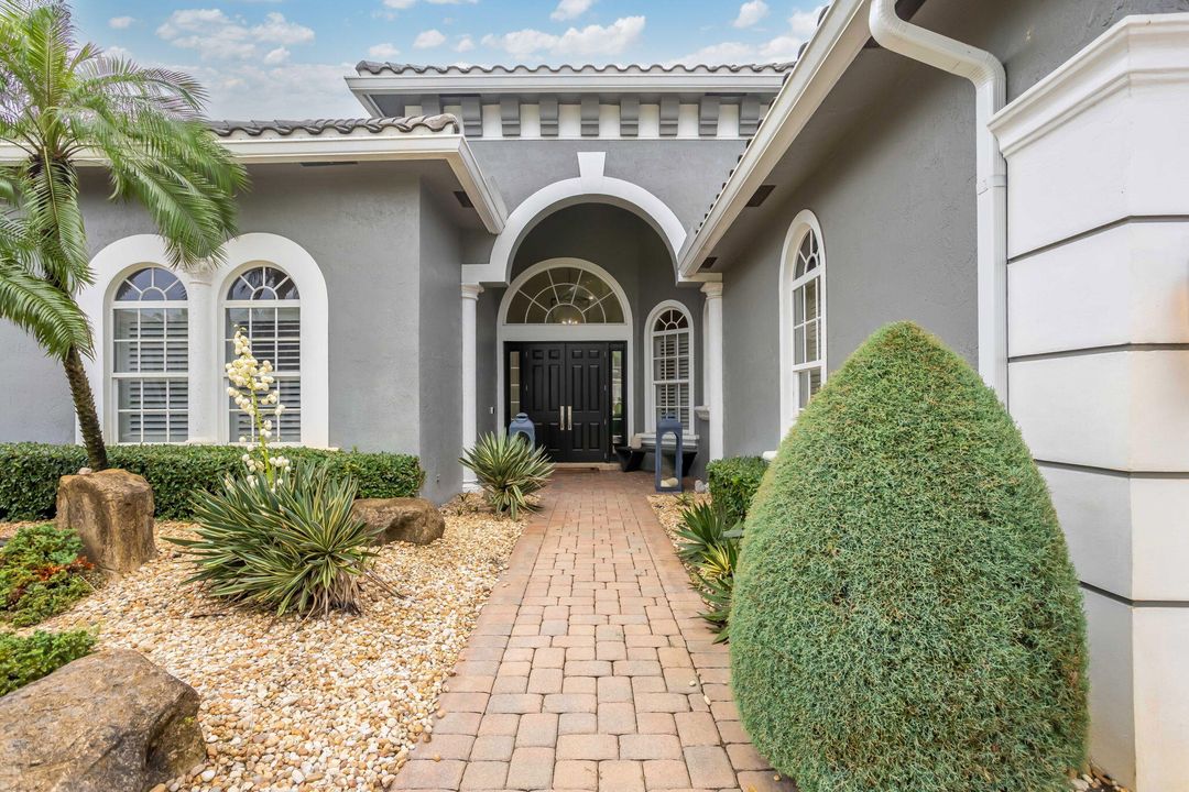 Под контрактом: $1,475,000 (3 спален, 4 ванн, 3083 Квадратных фут)