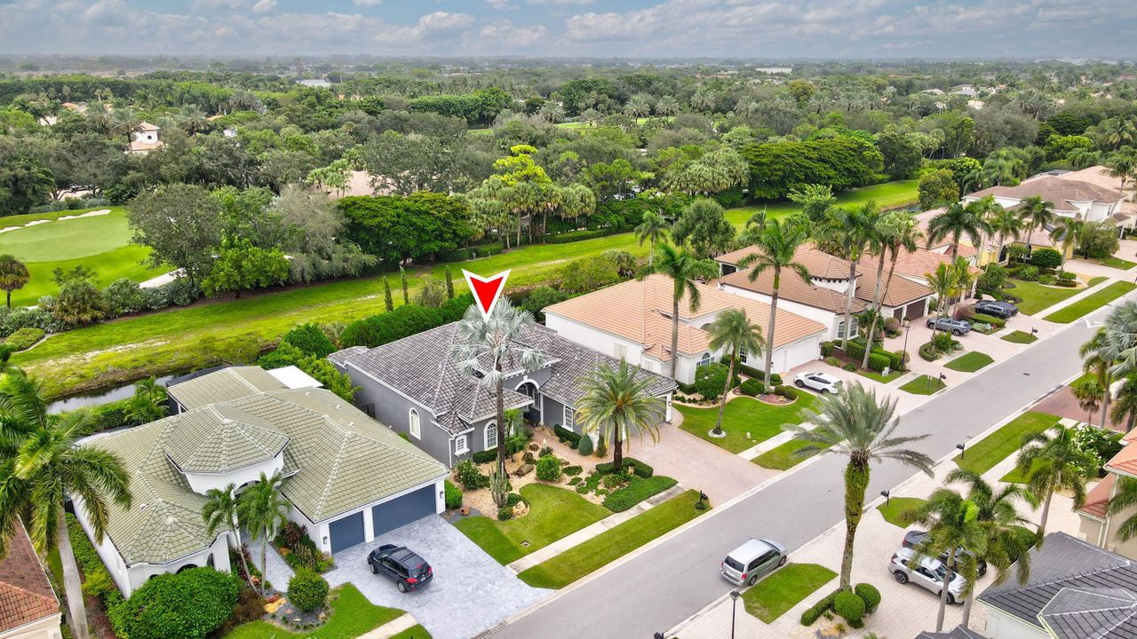 Под контрактом: $1,475,000 (3 спален, 4 ванн, 3083 Квадратных фут)