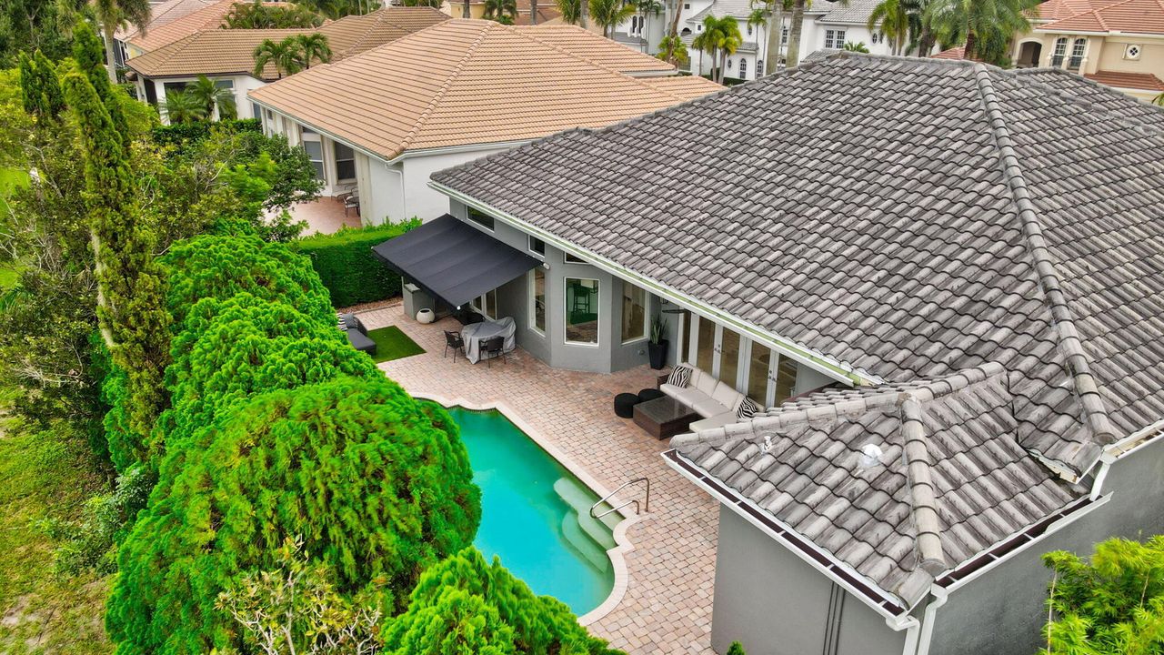 Под контрактом: $1,475,000 (3 спален, 4 ванн, 3083 Квадратных фут)