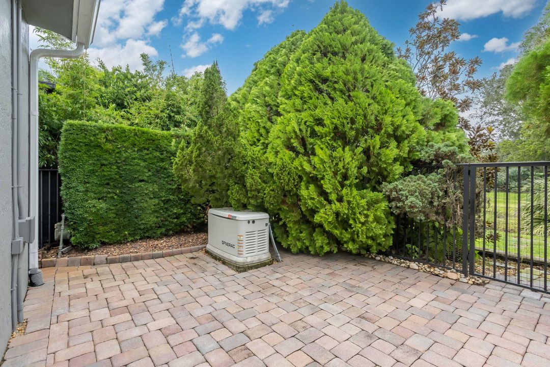 Под контрактом: $1,475,000 (3 спален, 4 ванн, 3083 Квадратных фут)