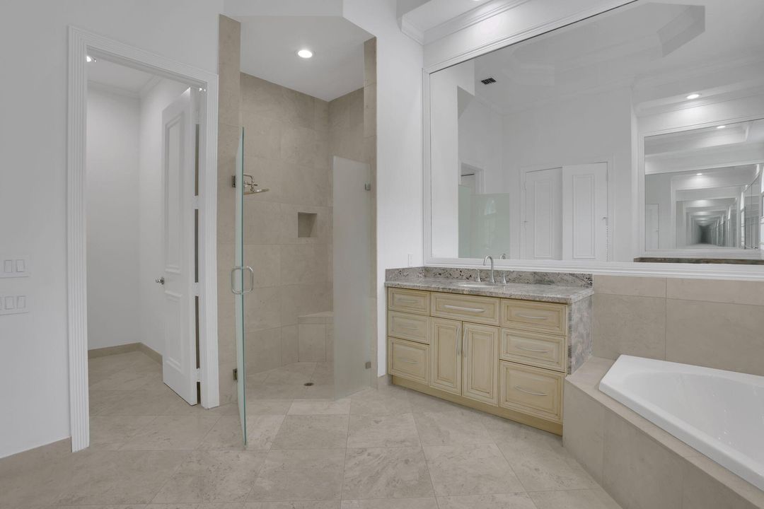 Под контрактом: $1,475,000 (3 спален, 4 ванн, 3083 Квадратных фут)