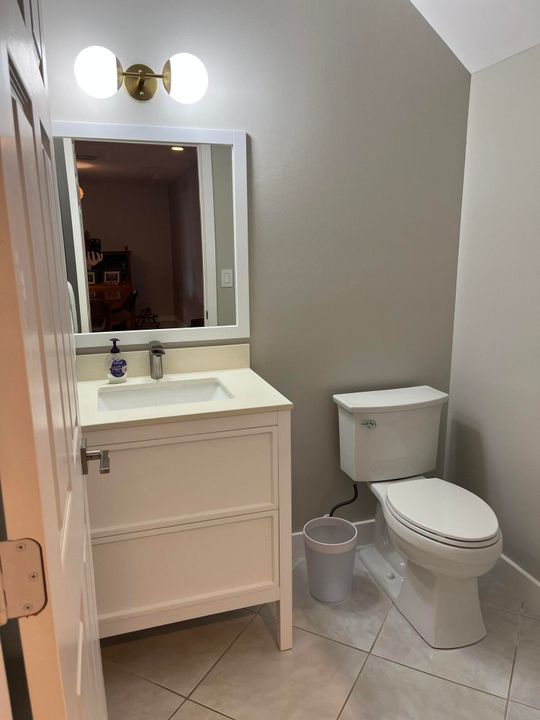 合同活跃: $3,250 (3 贝兹, 2 浴室, 1818 平方英尺)