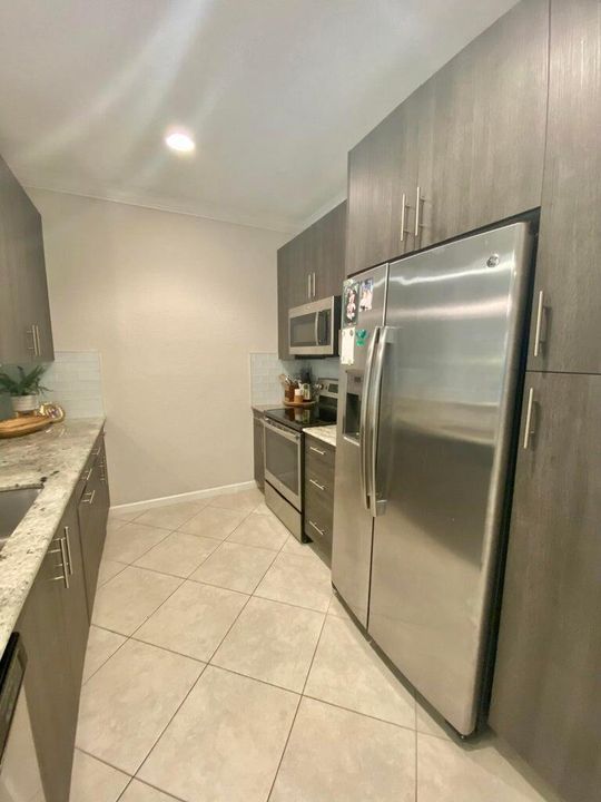 Под контрактом: $2,600 (3 спален, 2 ванн, 1622 Квадратных фут)