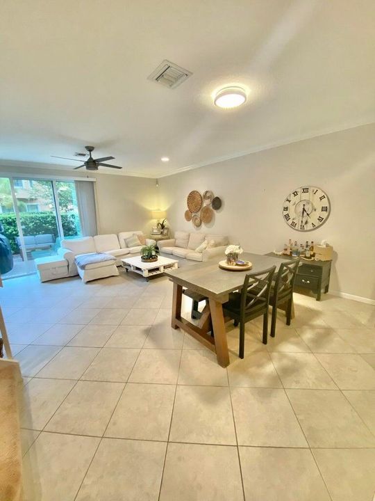 Под контрактом: $2,600 (3 спален, 2 ванн, 1622 Квадратных фут)