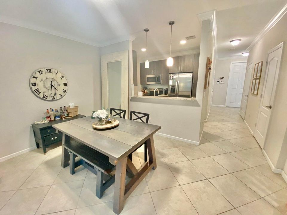 Под контрактом: $2,600 (3 спален, 2 ванн, 1622 Квадратных фут)