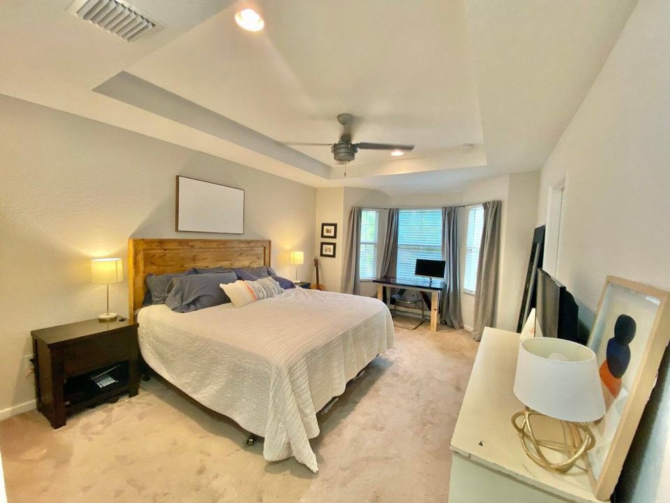 Под контрактом: $2,600 (3 спален, 2 ванн, 1622 Квадратных фут)