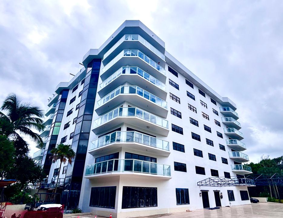 For Sale: $1,399,000 (3 beds, 3 baths, 2650 Square Feet)