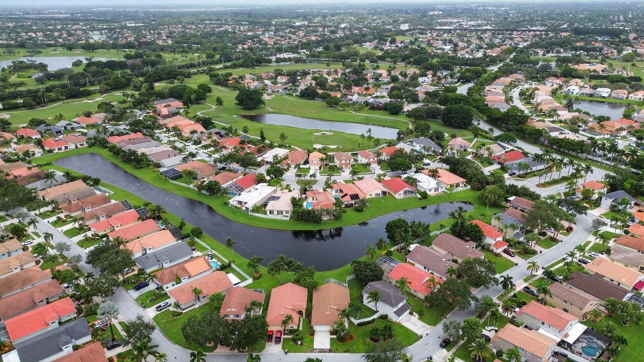 Active With Contract: $539,999 (3 beds, 2 baths, 1860 Square Feet)