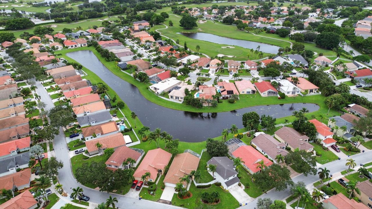 Active With Contract: $539,999 (3 beds, 2 baths, 1860 Square Feet)