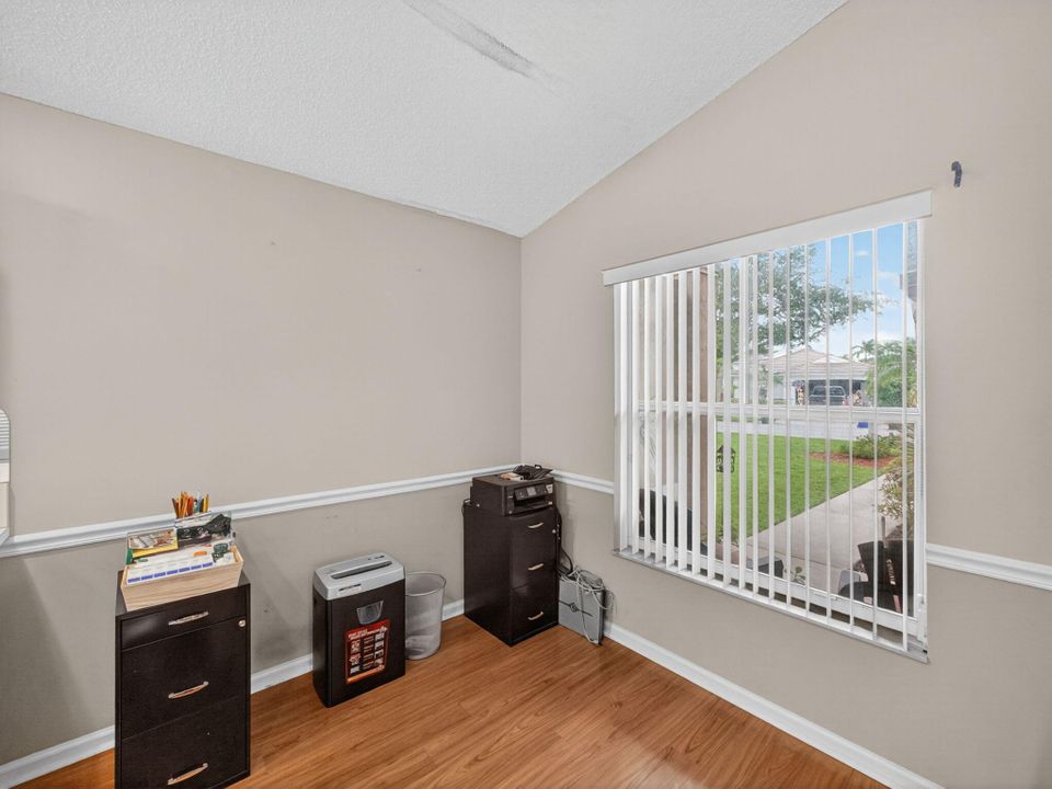 Active With Contract: $539,999 (3 beds, 2 baths, 1860 Square Feet)