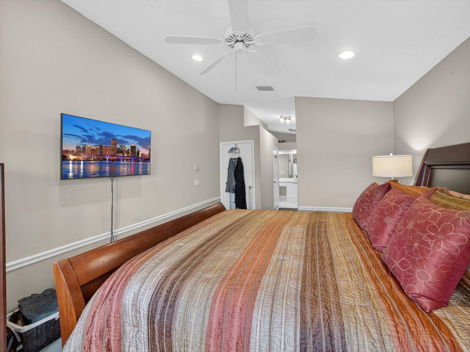 Active With Contract: $539,999 (3 beds, 2 baths, 1860 Square Feet)