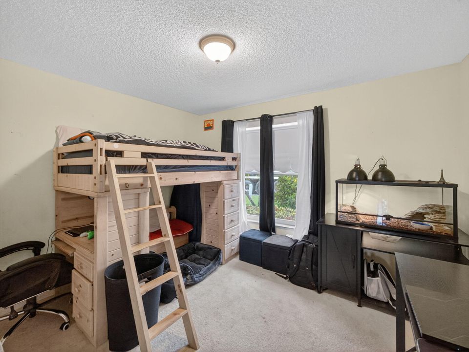 Active With Contract: $539,999 (3 beds, 2 baths, 1860 Square Feet)