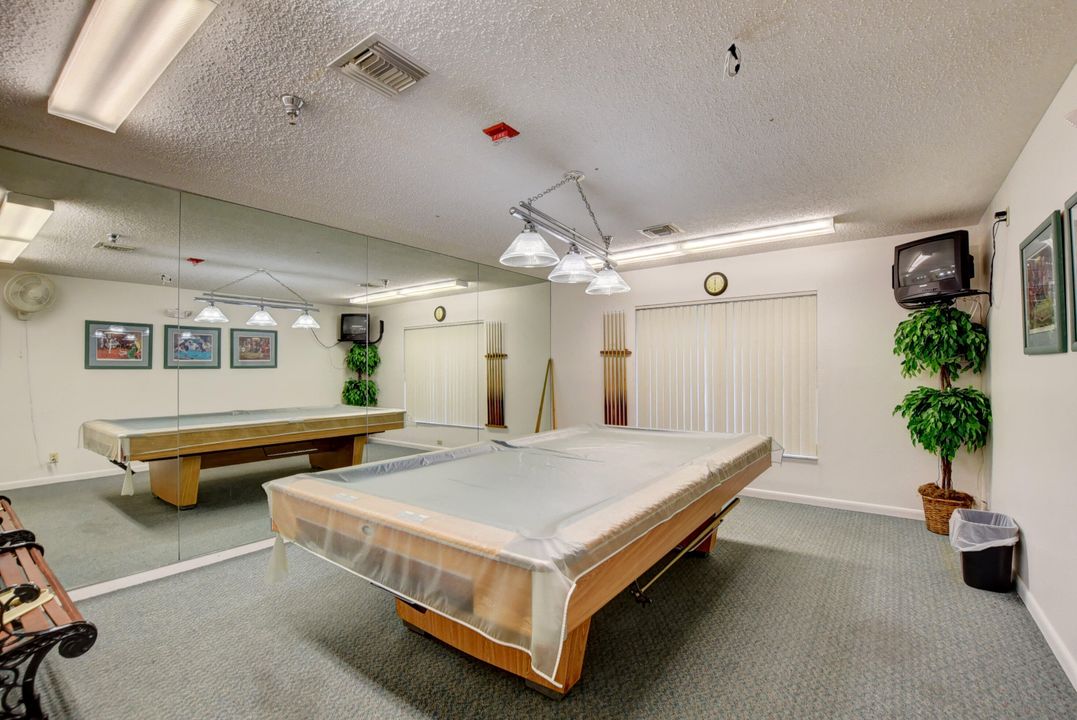 待售: $309,900 (2 贝兹, 2 浴室, 1100 平方英尺)