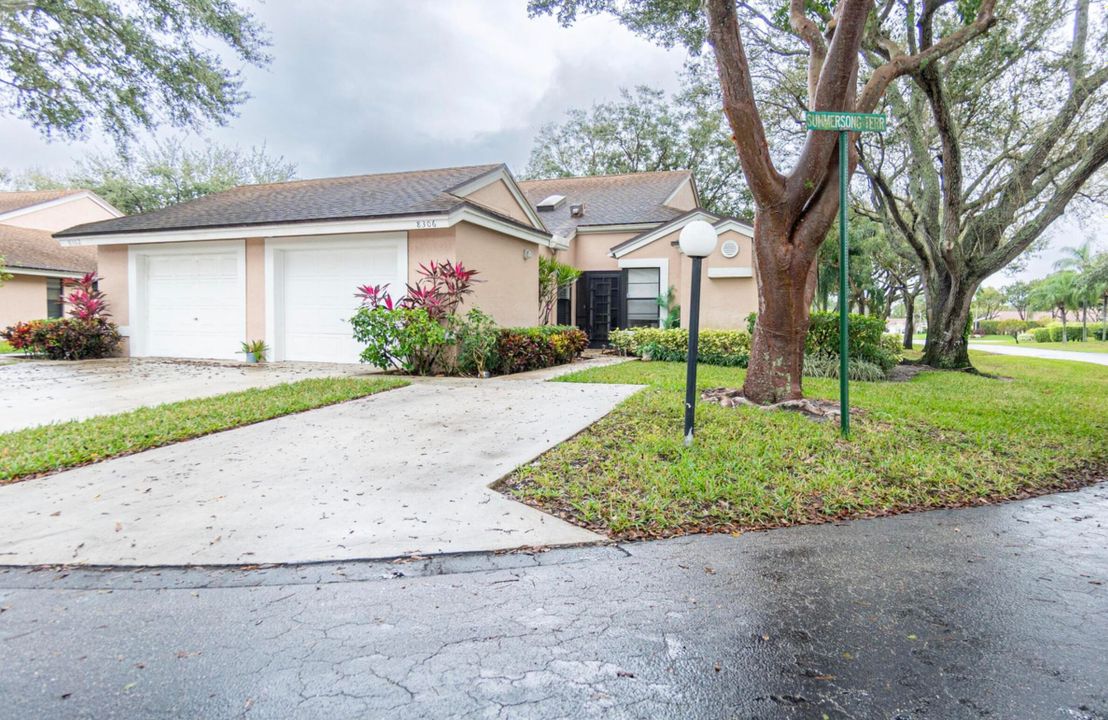 For Sale: $324,900 (3 beds, 2 baths, 1420 Square Feet)