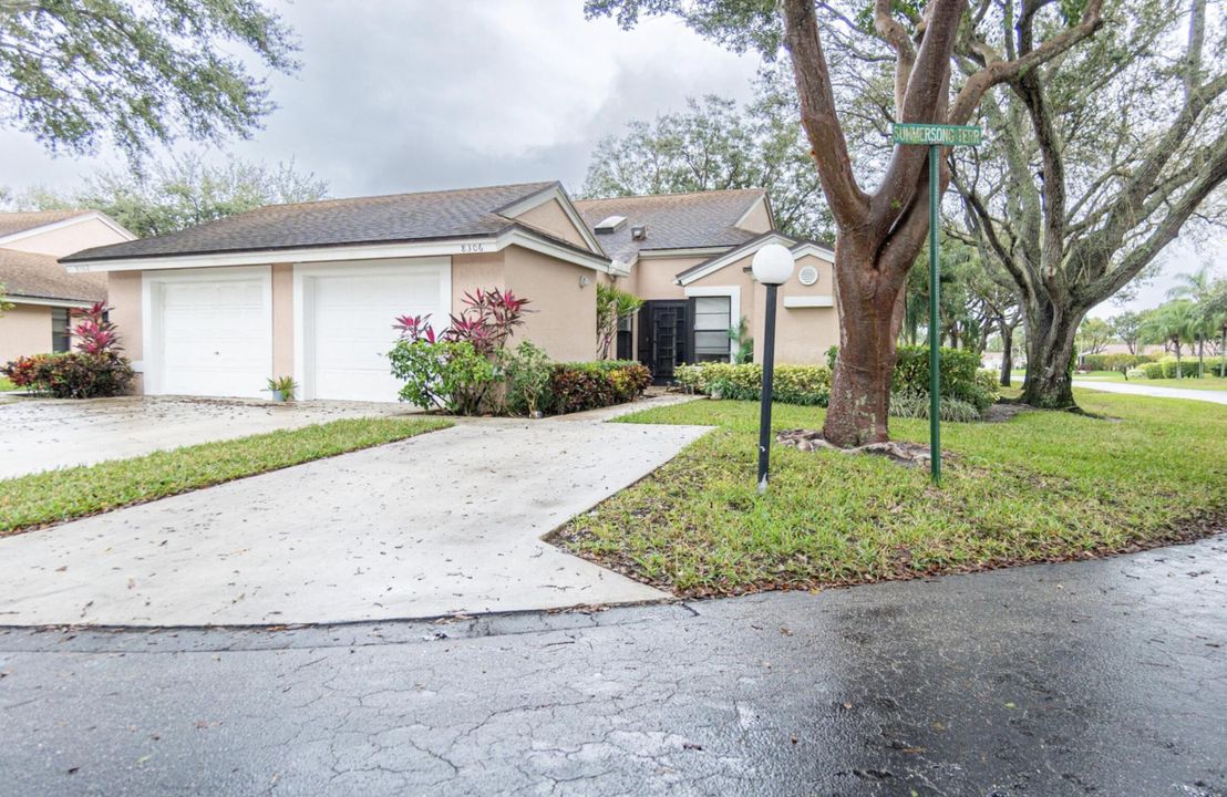 For Sale: $324,900 (3 beds, 2 baths, 1420 Square Feet)