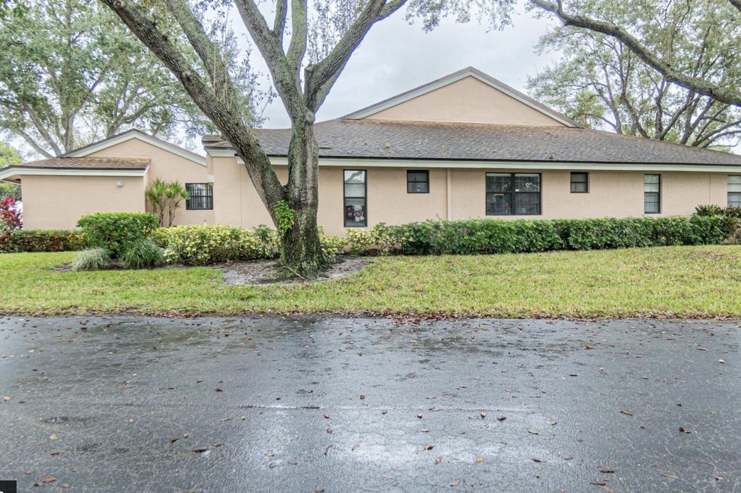 For Sale: $324,900 (3 beds, 2 baths, 1420 Square Feet)