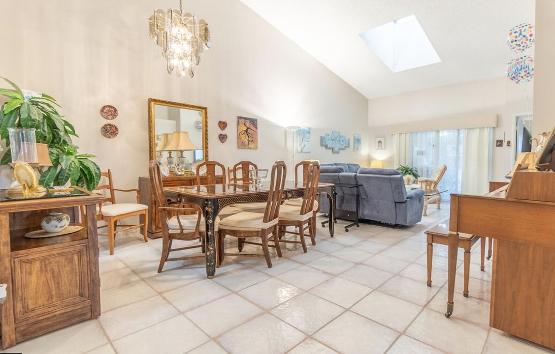 For Sale: $324,900 (3 beds, 2 baths, 1420 Square Feet)