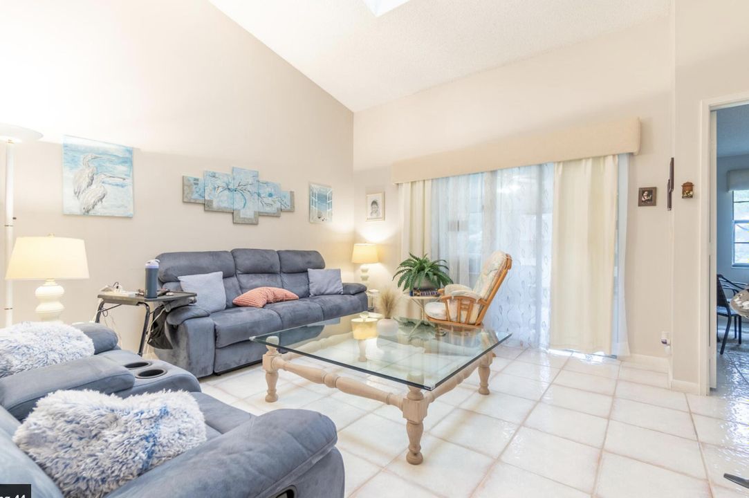 For Sale: $324,900 (3 beds, 2 baths, 1420 Square Feet)