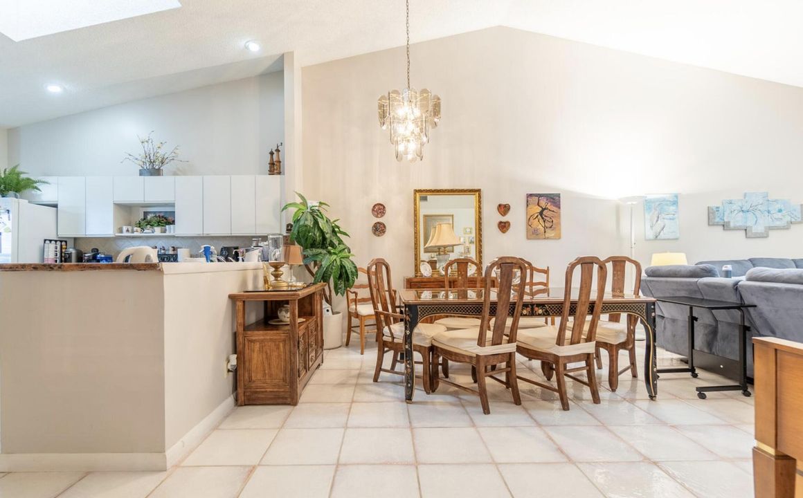 For Sale: $324,900 (3 beds, 2 baths, 1420 Square Feet)