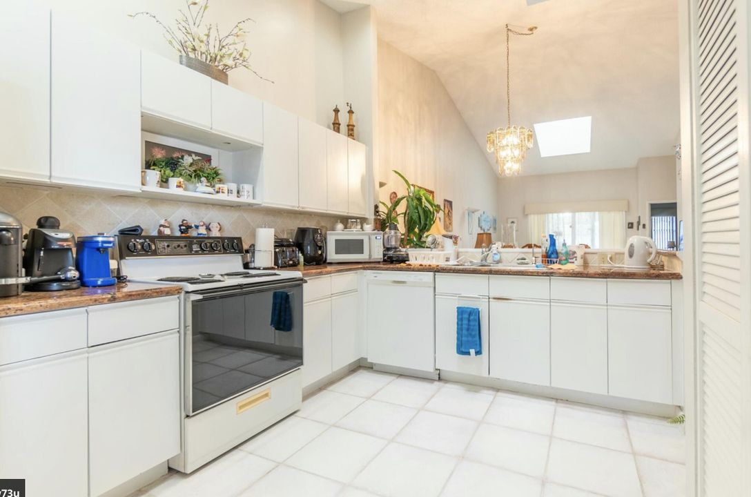 For Sale: $324,900 (3 beds, 2 baths, 1420 Square Feet)