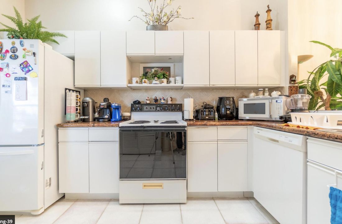 For Sale: $324,900 (3 beds, 2 baths, 1420 Square Feet)