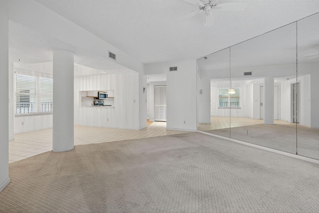 待售: $349,900 (2 贝兹, 2 浴室, 1213 平方英尺)