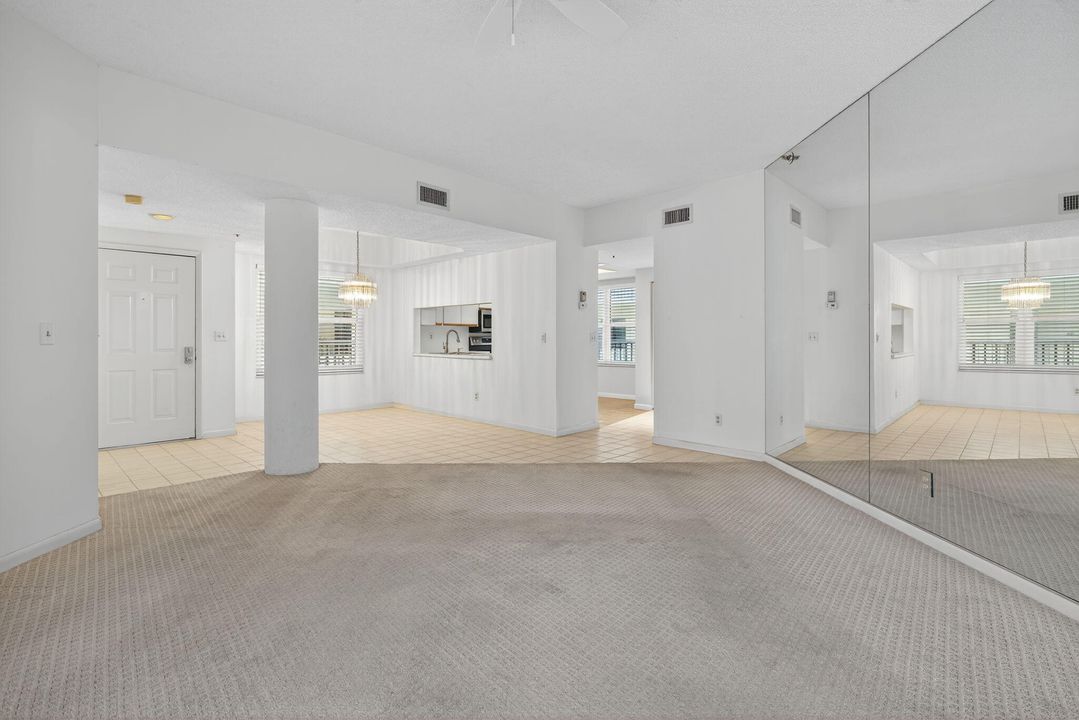 待售: $349,900 (2 贝兹, 2 浴室, 1213 平方英尺)