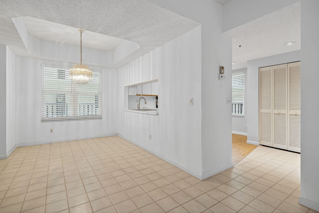 待售: $349,900 (2 贝兹, 2 浴室, 1213 平方英尺)