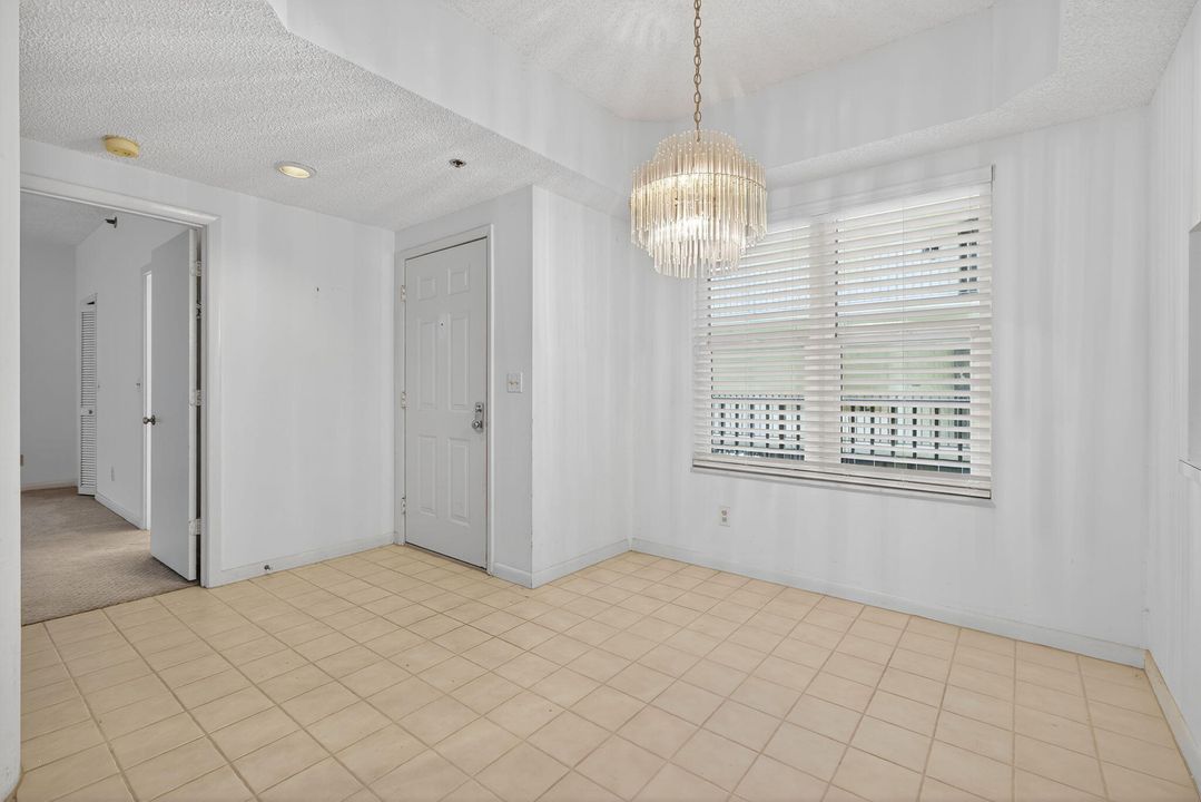 待售: $349,900 (2 贝兹, 2 浴室, 1213 平方英尺)