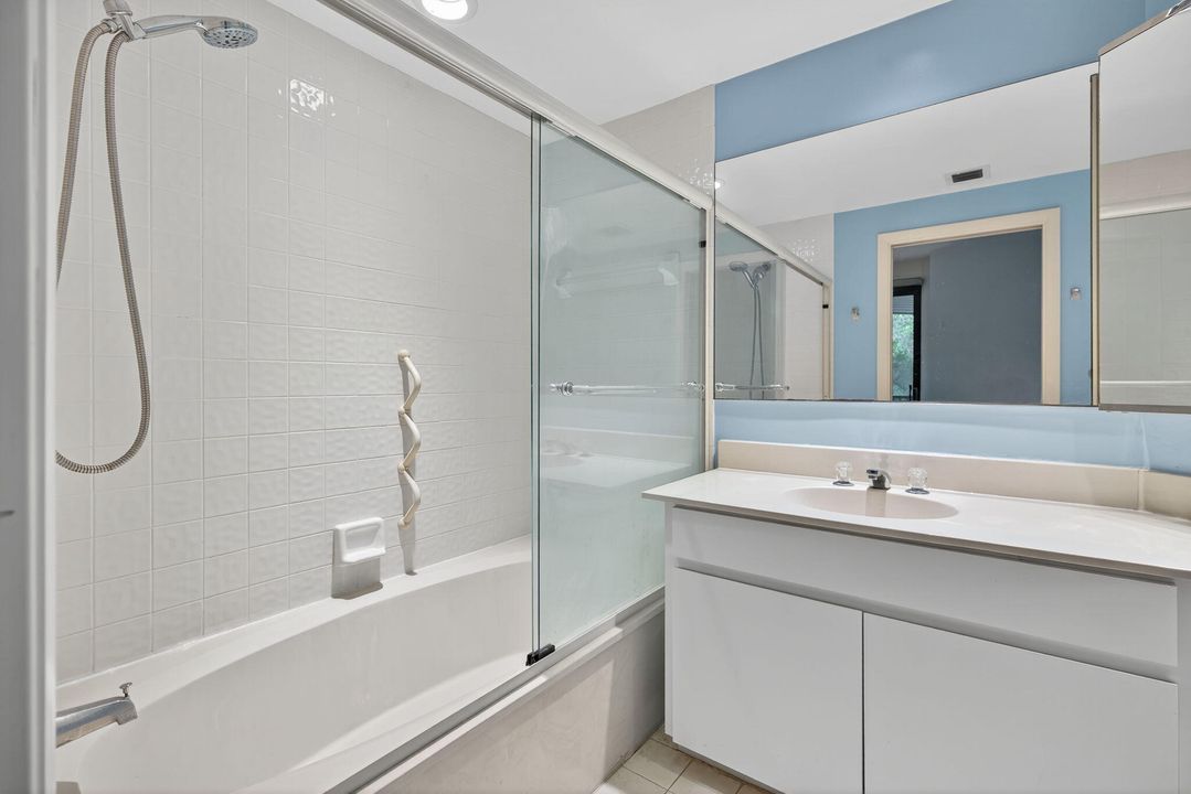 待售: $349,900 (2 贝兹, 2 浴室, 1213 平方英尺)