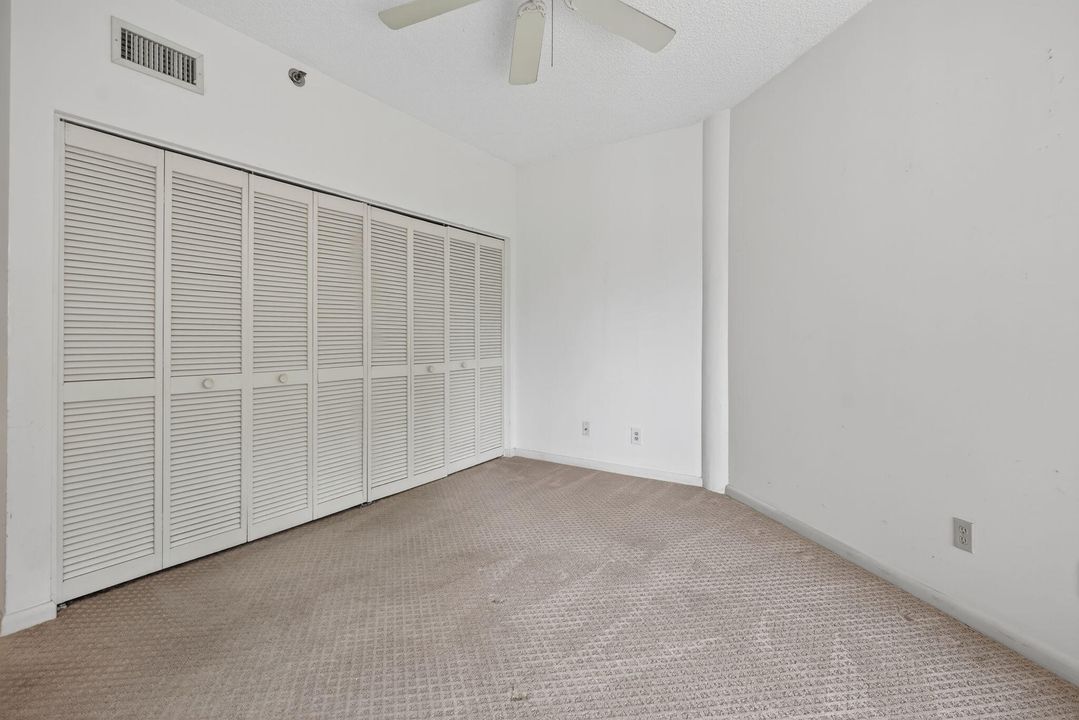 待售: $349,900 (2 贝兹, 2 浴室, 1213 平方英尺)