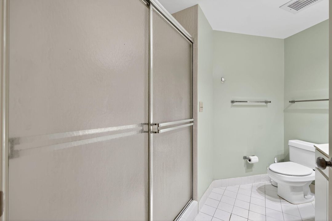 待售: $349,900 (2 贝兹, 2 浴室, 1213 平方英尺)