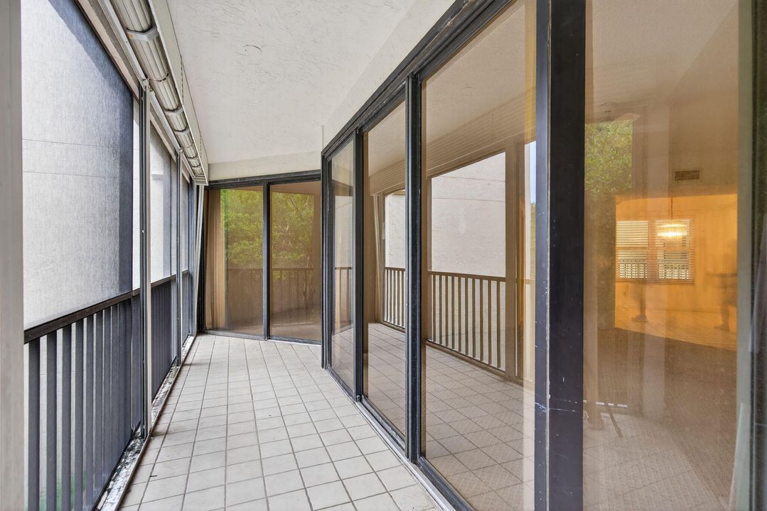 待售: $349,900 (2 贝兹, 2 浴室, 1213 平方英尺)