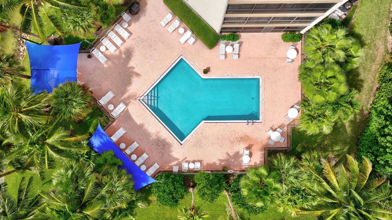 待售: $349,900 (2 贝兹, 2 浴室, 1213 平方英尺)