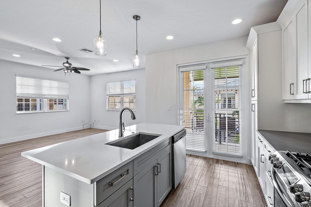 For Rent: $5,650 (4 beds, 3 baths, 2198 Square Feet)